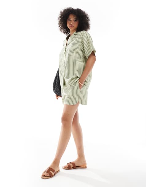 ASOS DESIGN – Set aus Seersucker mit khaki Streifen, aus Hemdbluse und Boxershorts - view 1