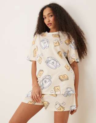 ASOS DESIGN - Set in Cremeweiß mit Tee- und Keks-Muster, aus Oversize-T-Shirt und Shorts-Bunt