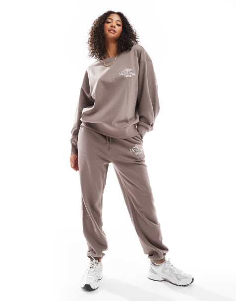 ASOS DESIGN – Set in Pilzbraun mit Oversize-Sweatshirt und Jogginghose mit aufgestickter „Montana“-Grafik - view 1