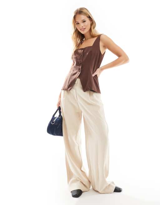 ASOS DESIGN – Set in Schokobraun aus Weste mit eckigem Ausschnitt und weit geschnittener Hose