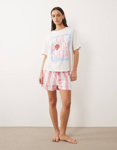ASOS DESIGN - Set met oversized T-shirt en shorts met 'dolce vita' print - view 1