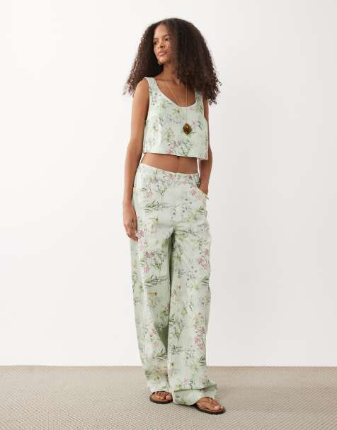 ASOS DESIGN – Set mit Blumenmuster aus Oberteil mit U-Ausschnitt und Barrel-Leg-Hose - view 1