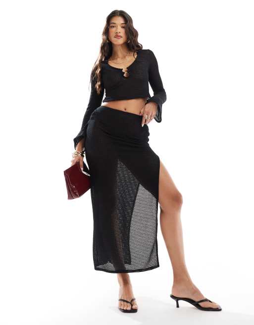 ASOS DESIGN – Set mit strukturiertem Oberteil mit tiefem Schlüsselloch-Ausschnitt und Maxirock in Schwarz