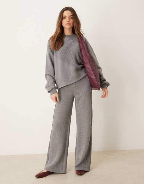 ASOS DESIGN – Set mit Sweatshirt und Hose in Grau mit gespleißtem Design und Zopfmuster, Kombiteil - view 1