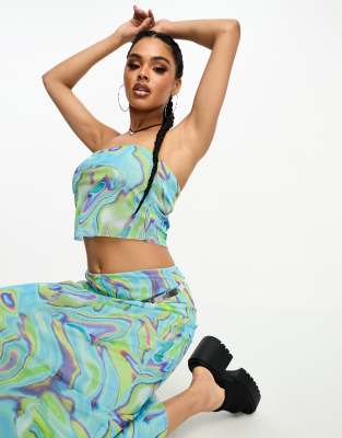 ASOS DESIGN - Set mit trägerlosem Oberteil mit kurzem Schnitt und Marmorprint-Bunt