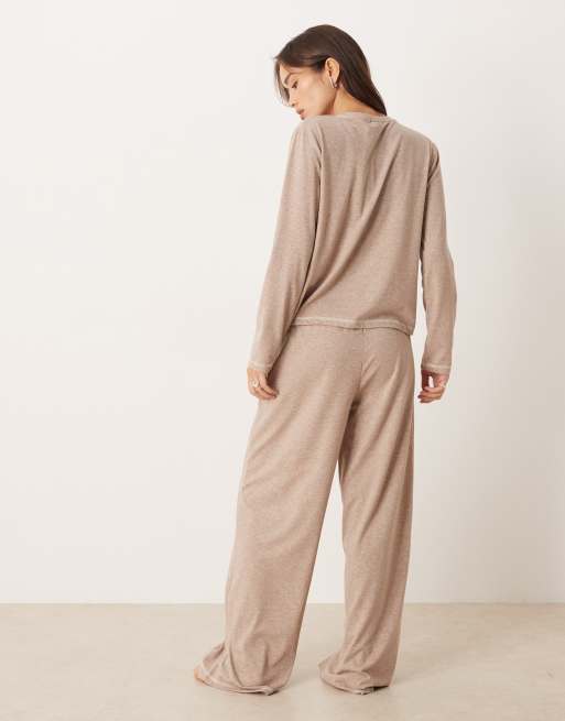 ASOS DESIGN - Set pigiama a maniche lunghe con pantaloni a fondo ampio marrone mélange, 3 di 4