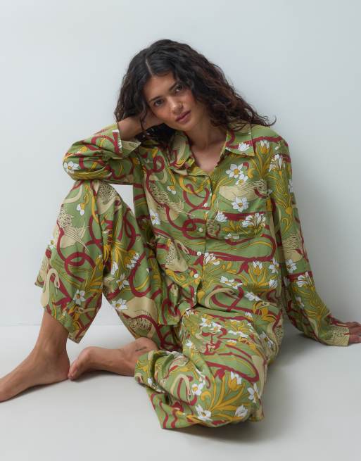 ASOS DESIGN set pigiama in modal intrecciato a maniche lunghe con stampa cigno, 3 di 5