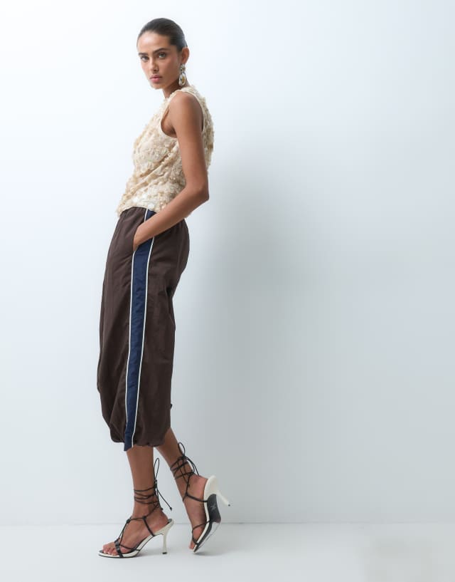 ASOS DESIGN set track 3/4 length crop trouser in dark brown with navy stripe