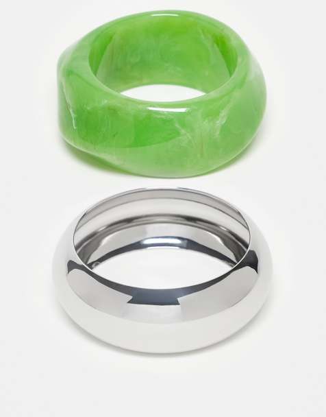 ASOS DESIGN - Set van 2 armbanden van grof groen hars en zilverkleur - view 1