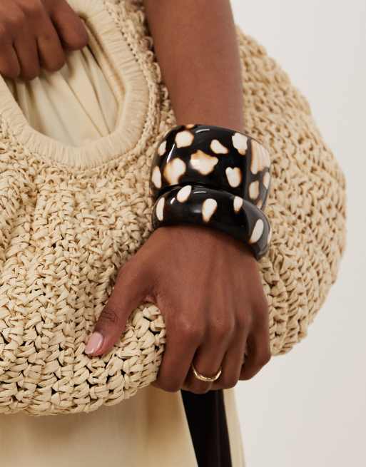 ASOS DESIGN - Set van 2 armbanden van hars met abstracte dierenprint, 2 van 4