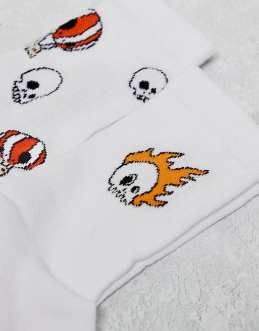 ASOS DESIGN - Set van 2 paar sokken met grafische Beavertown-print in wit, 2 van 3