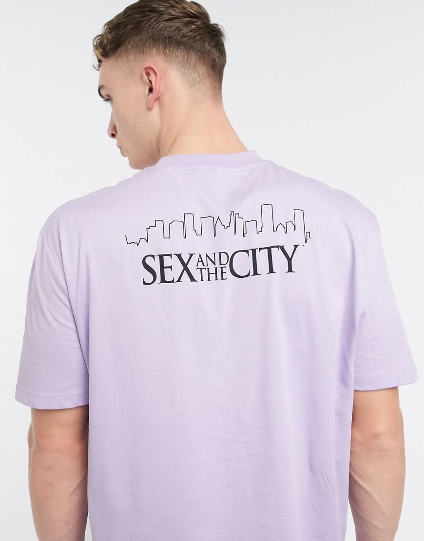 ASOS DESIGN - Sex And The City - Ruimvallend T-shirt met print op de achterkant in lila-Paars