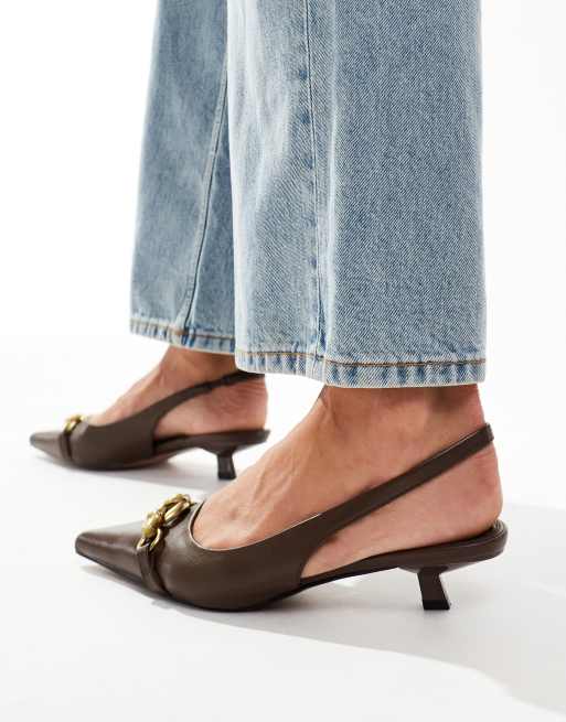 ASOS DESIGN - Shade - Chaussures à petit talon avec bride arrière et détail chaîne - Marron , 2 de 4