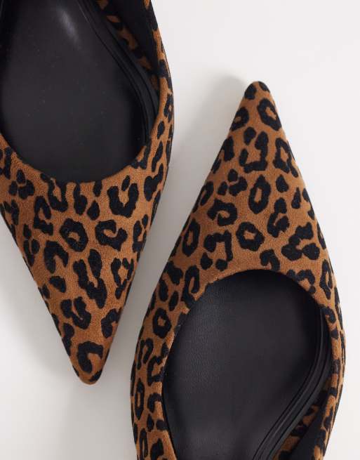 ASOS DESIGN - Shade - Scarpe con tacco a spillo e cinturino posteriore in camoscio leopardato, 2 di 4