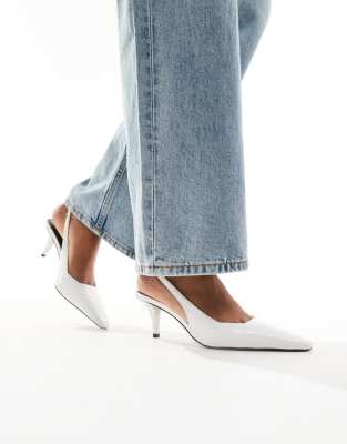 ASOS DESIGN - Shake - Slingback-Pumps in Weiß mit Kroko-Optik und Kitten-Heels