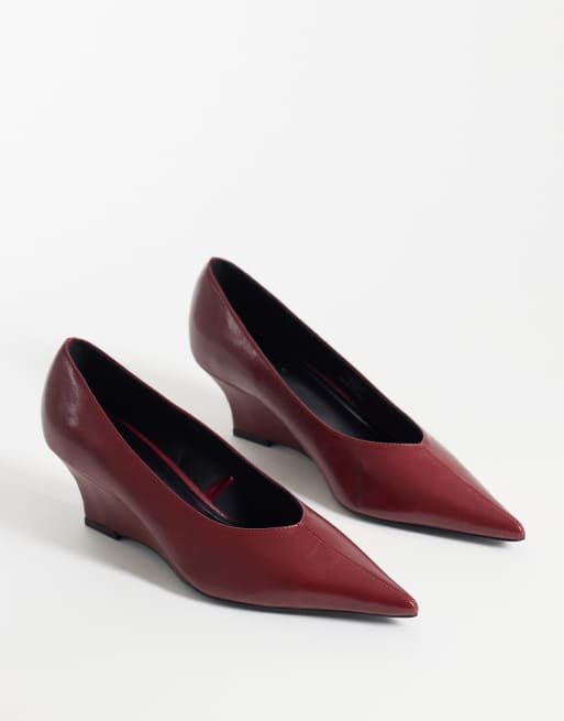 ASOS DESIGN Shakira wedge full court shoes in red, 2 of 4