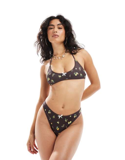 ASOS DESIGN - Shannon - Bas de bikini taille haute échancré avec bordure à picots et nœud blanc - Marron, 3 de 4