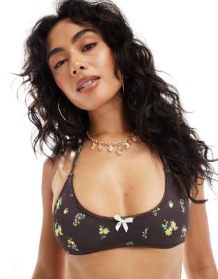 ASOS DESIGN - Shannon - Bikinioberteil in Braun mit Picot-Borte, weißer Schleife und U-Ausschnitt