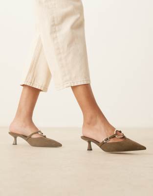 ASOS DESIGN - Shay - Mules in Khaki mit Ösendetail und Kitten-Heels-Grün