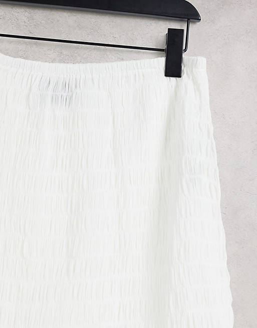  shirred mini skirt in crinkle in white 