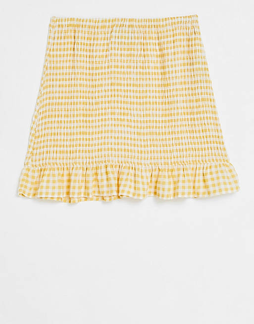 Women shirred mini skirt in crinkle in yellow & white gingham 