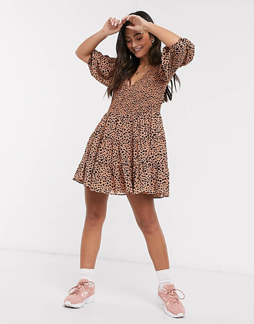 Women shirred mini tiered smock dress with v neck in spot print 