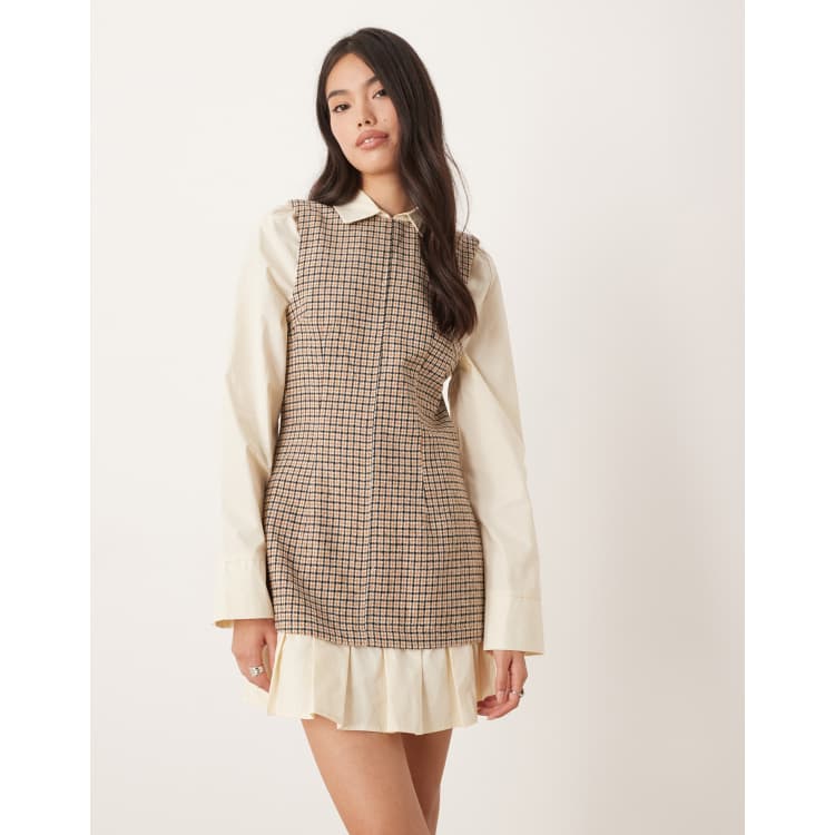 208766320-1-tancheck?$n_750w$&