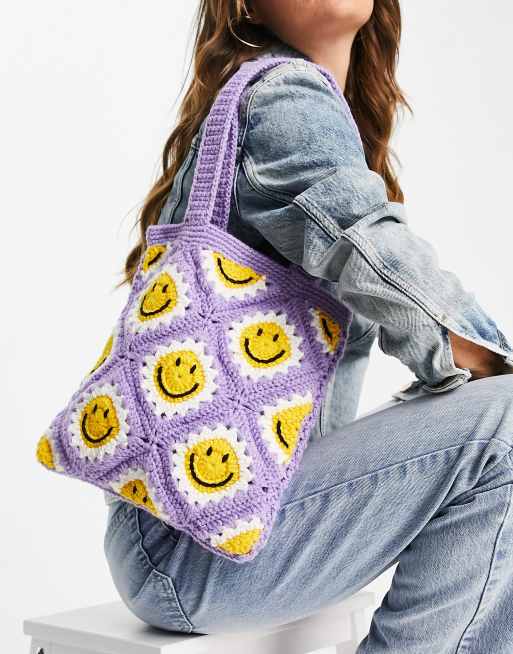 ASOS DESIGN – Shopper-Tasche mit Happy Face-Häkeldesign
