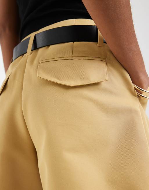 ASOS DESIGN - Short ajusté à revers et ceinture - Camel, 4 de 5