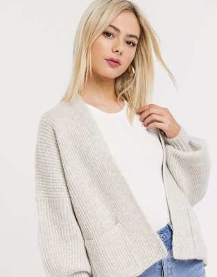 white relaxed jeans