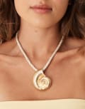 [ASOS DESIGN] ASOS DESIGN short cord necklace with large shell pendant in gold tone No Size GOLD