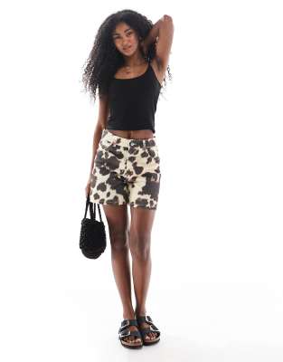 ASOS DESIGN - Short dad à imprimé vache - Babeurre-Multicolore
