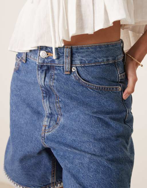 ASOS DESIGN - Short dad en jean avec finitions à fleurs style tapisserie - Bleu moyen , 5 de 5