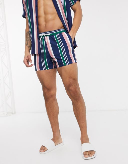 ASOS DESIGN - Short de bain court à rayures multicolores (ensemble)