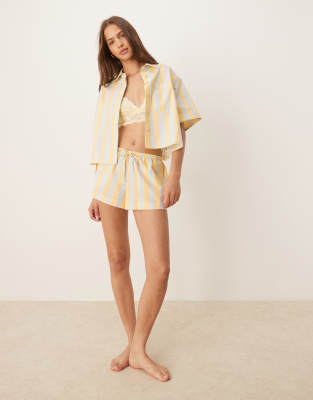 ASOS DESIGN - Short de pyjama tissé à assortir et motif à rayures - Bleu et beurre