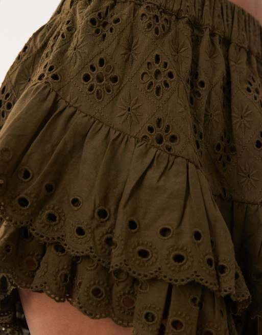 ASOS DESIGN short met broderie en kanten inzet in olijfgroen, 2 van 5