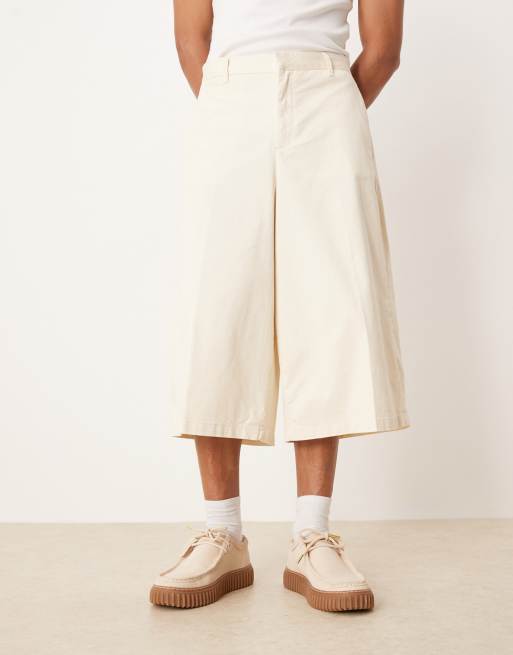 ASOS DESIGN - Short met lange pasvorm en extreem wijde pijpen in beige, 4 van 5