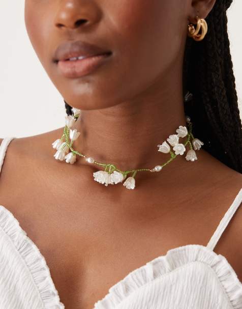 ASOS DESIGN short necklace with beaded floral design in green - view 1