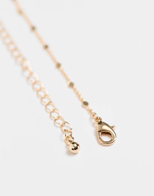 Short gold deals chain with pendant