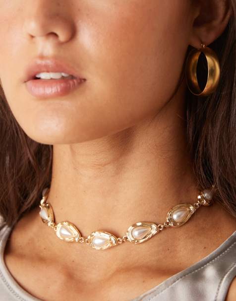 ASOS DESIGN short necklace with faux pearl stone-set design in gold tone - view 1