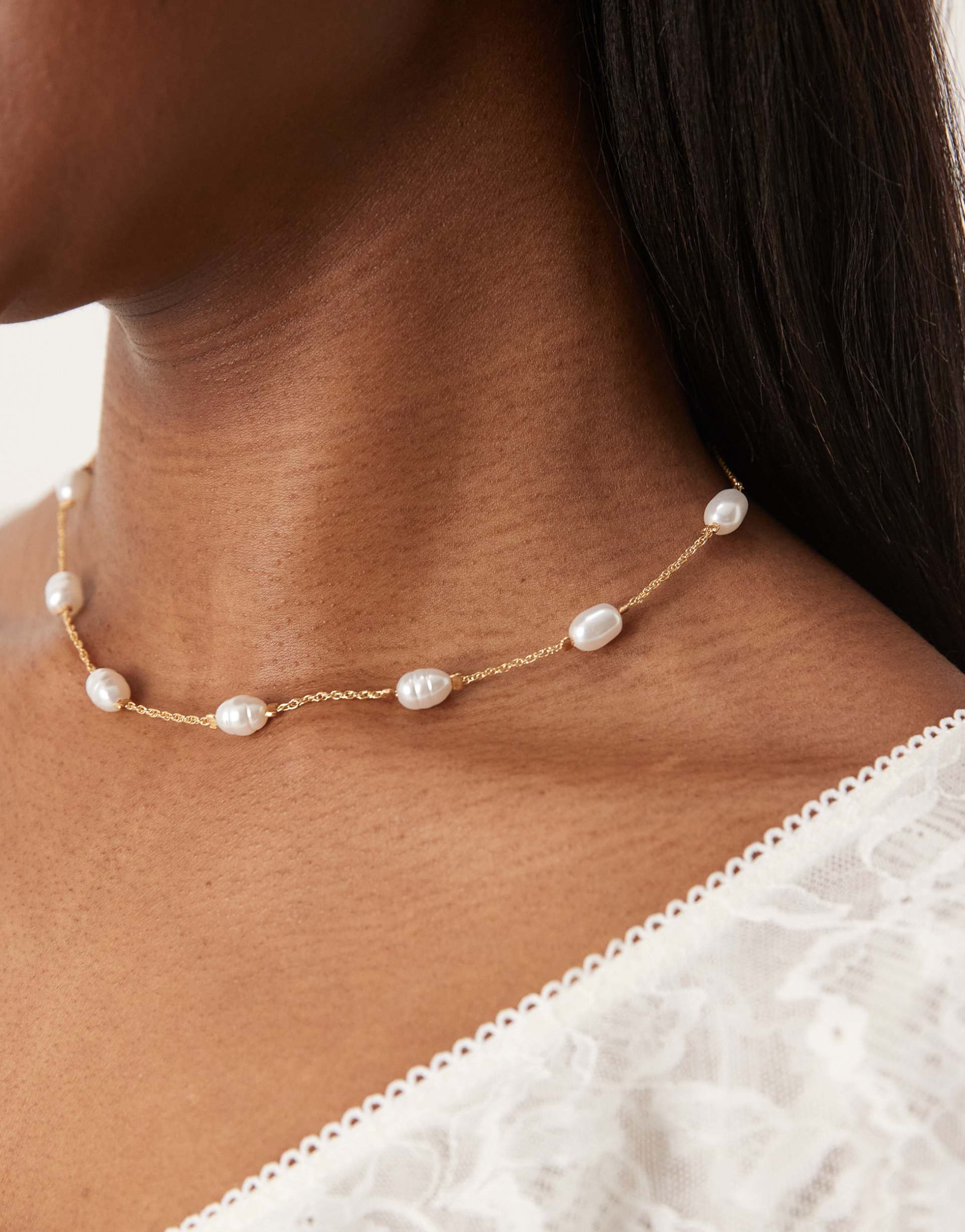 asos design short necklace with mixed sized faux pearl in gold tone