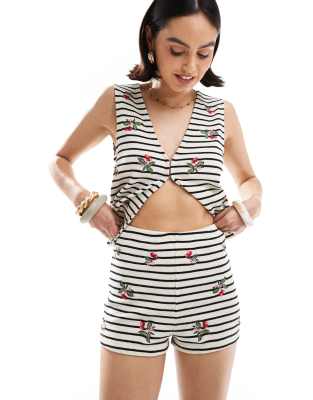 Short rayé à broderies cerise-Multicolore S