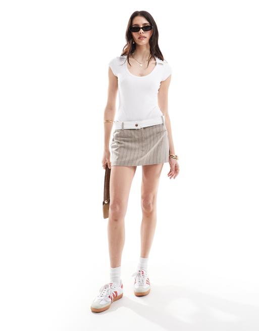 ASOS DESIGN short sleeve bodysuit with v neck and collar detail in white, 3 of 4