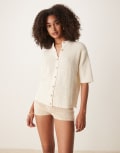[ASOS DESIGN] ASOS DESIGN short sleeve boucle cardigan in cream-White L Cream