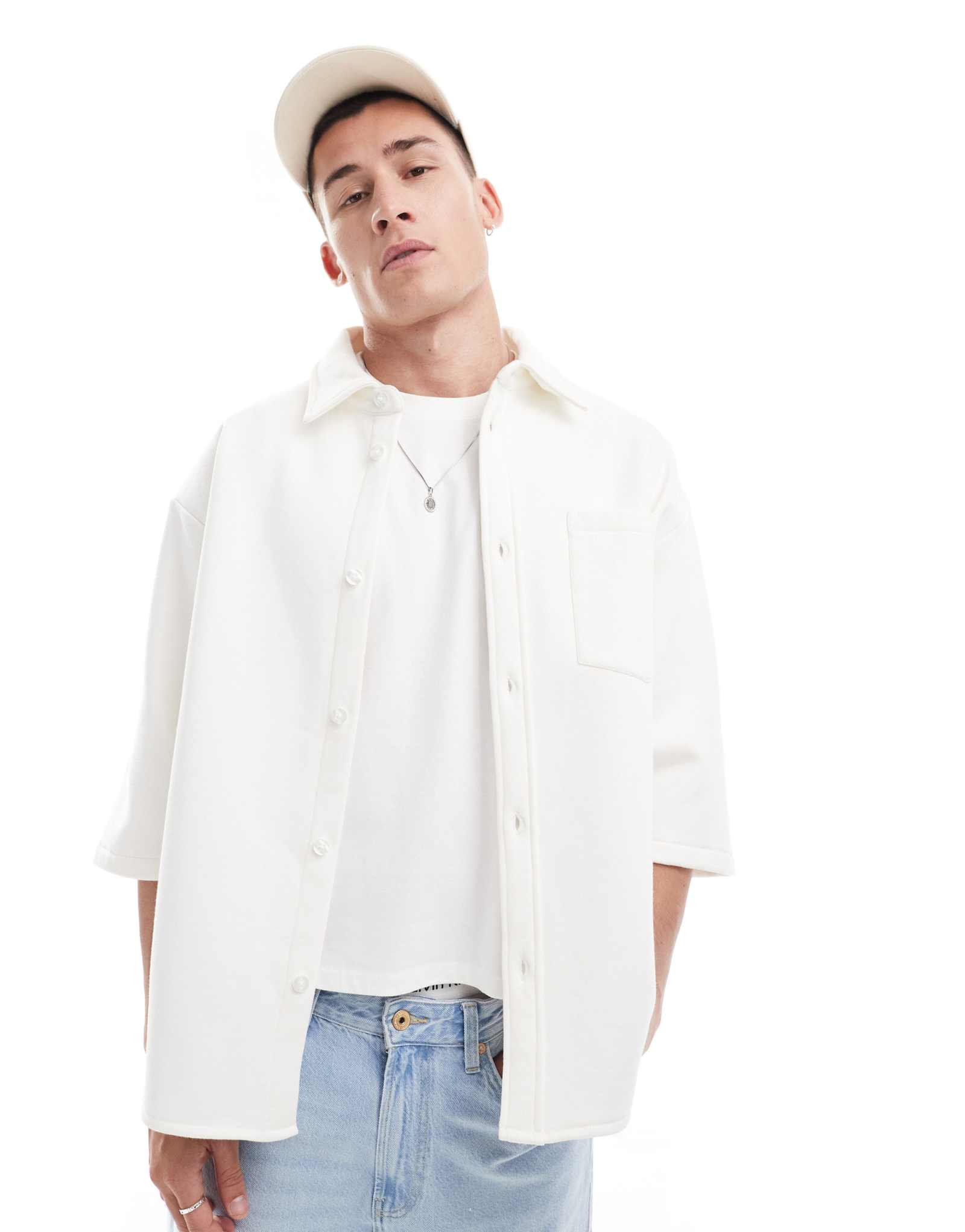 Белая толстовка ASOS DESIGN с коротким рукавом и застежкой на пуговицы 5390₽