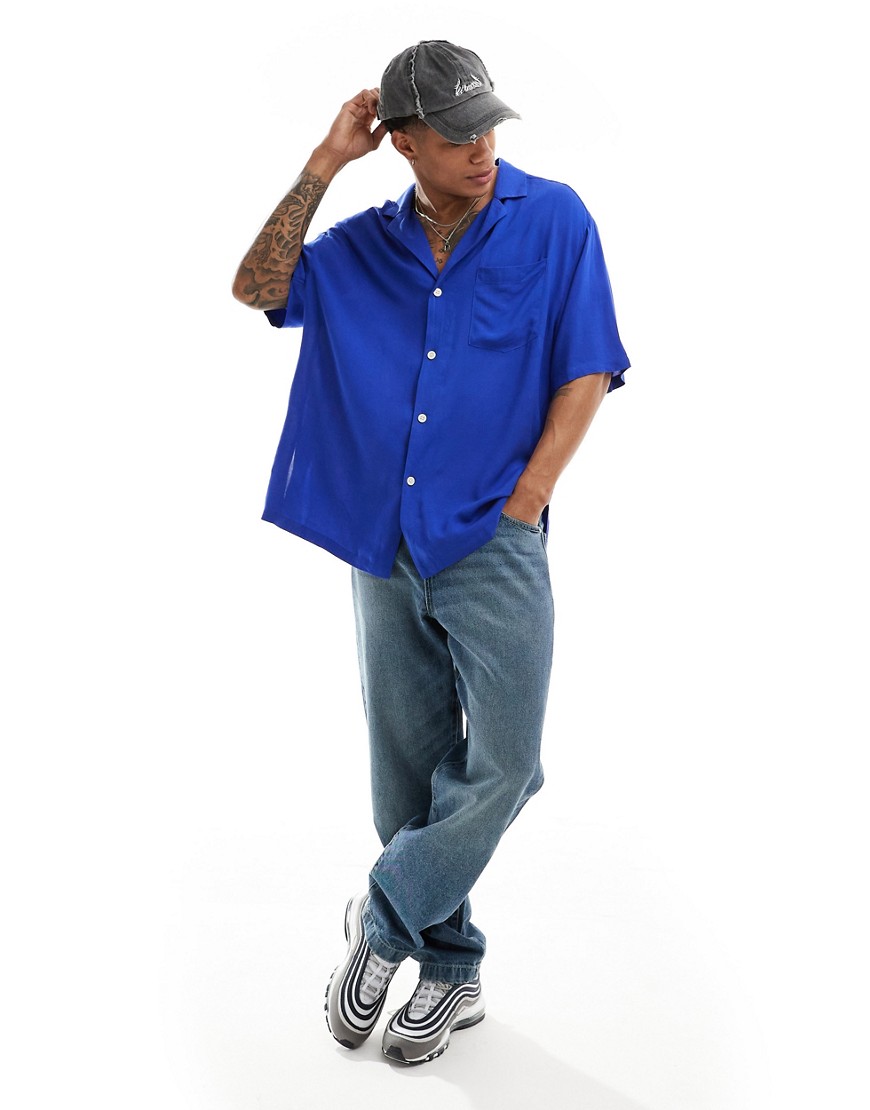 short sleeve oversized bowling shirt in cobalt blue
