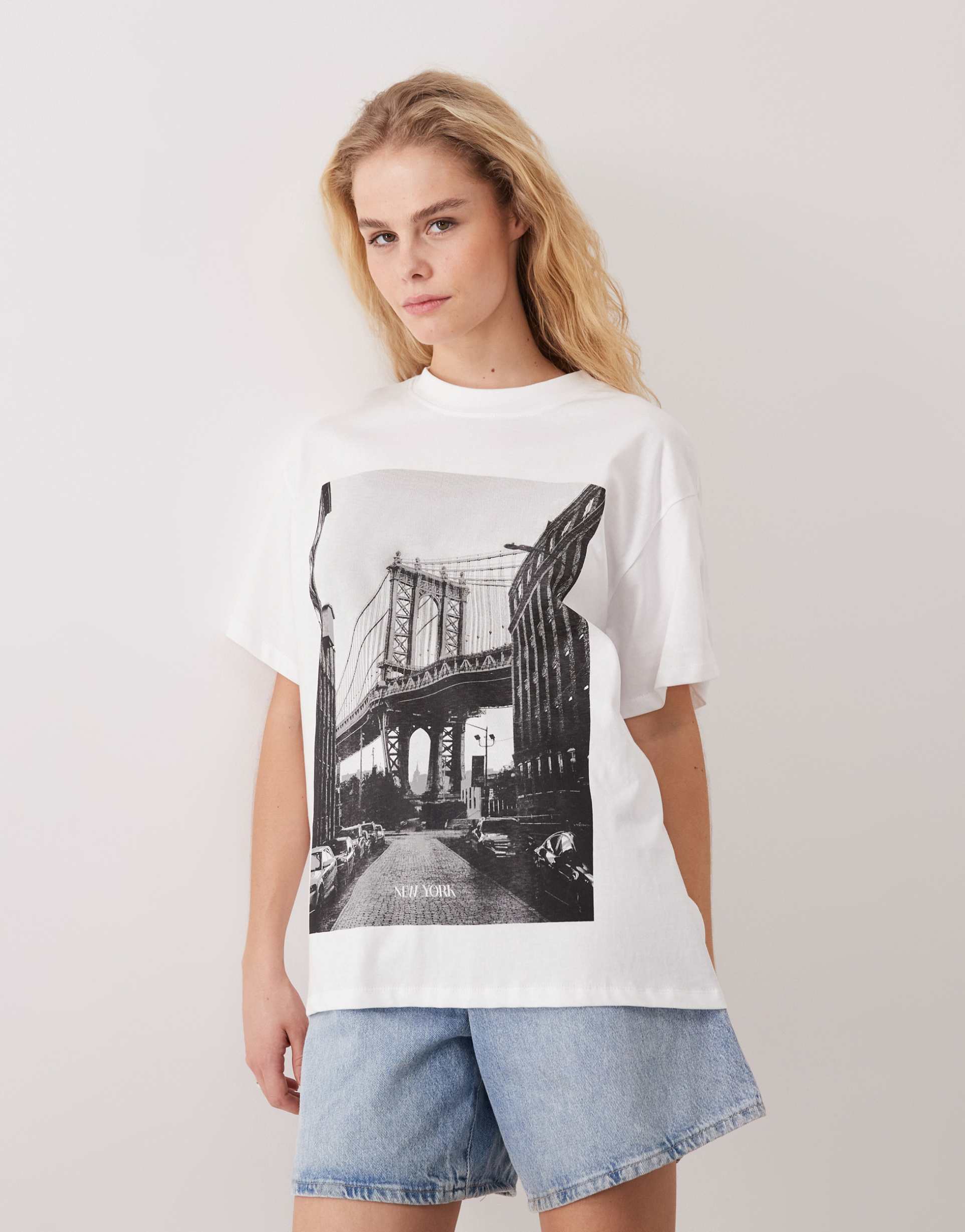 asos design short sleeve oversized top in white with new york print