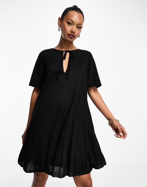 Black short on sale sleeve swing dress