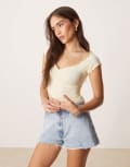 [ASOS DESIGN] ASOS DESIGN short sleeve ruched lettuce hem top in butter yellow XS Butter yellow
