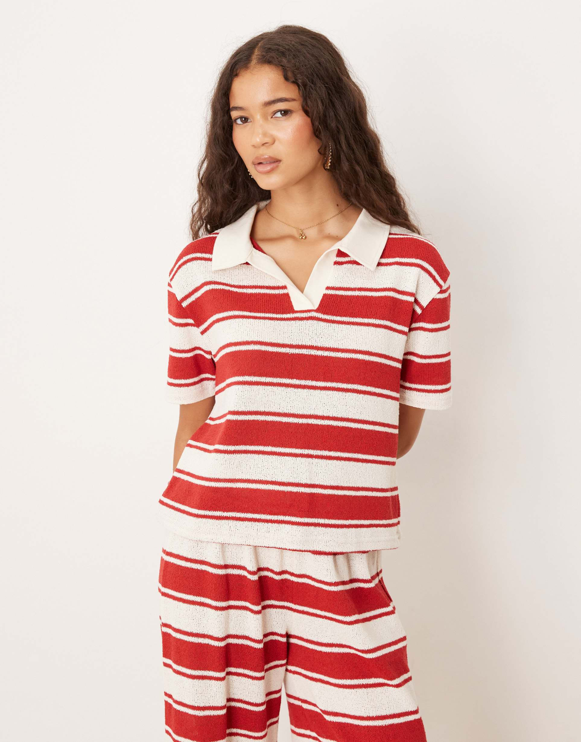 asos design short sleeve rugby collar top in knit red stripes - part of a set